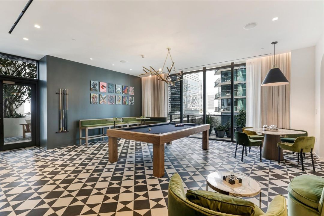 SLS LUX Brickell