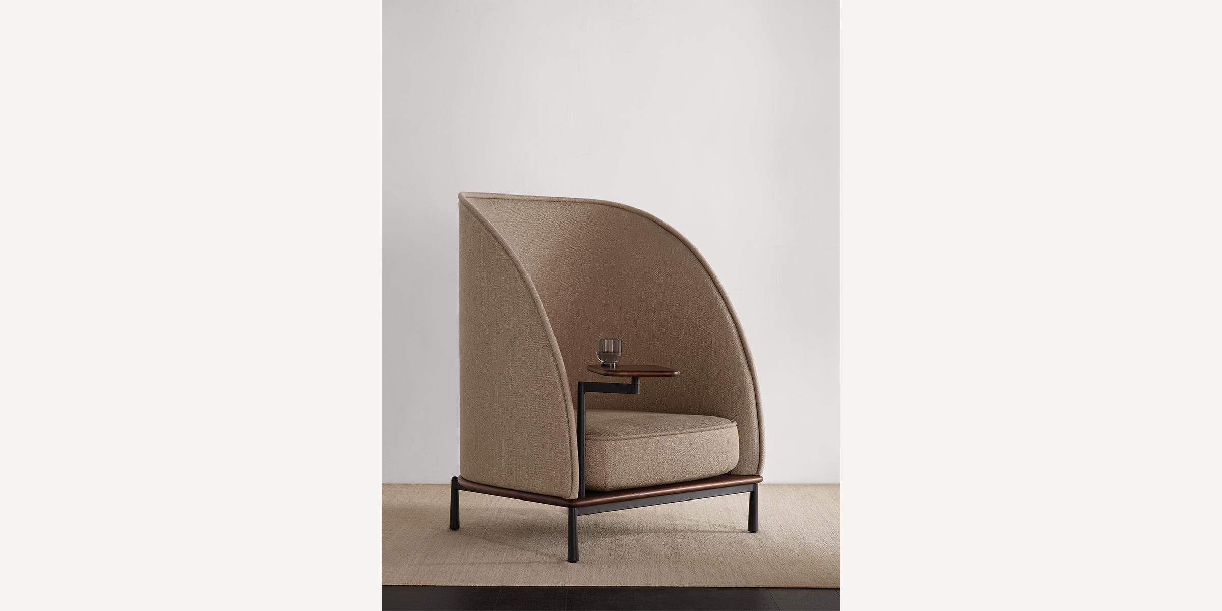 Arc High Back Lounge Chair with Tablet slides