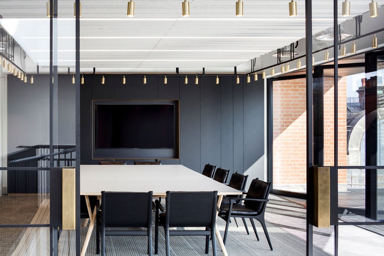 Dunhill HQ 1