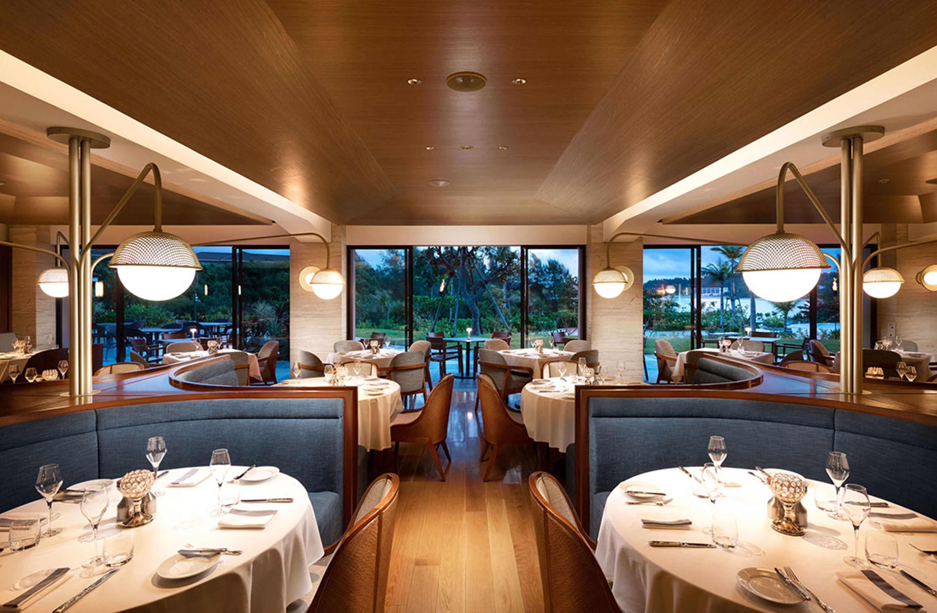 Halekulani inside 5
