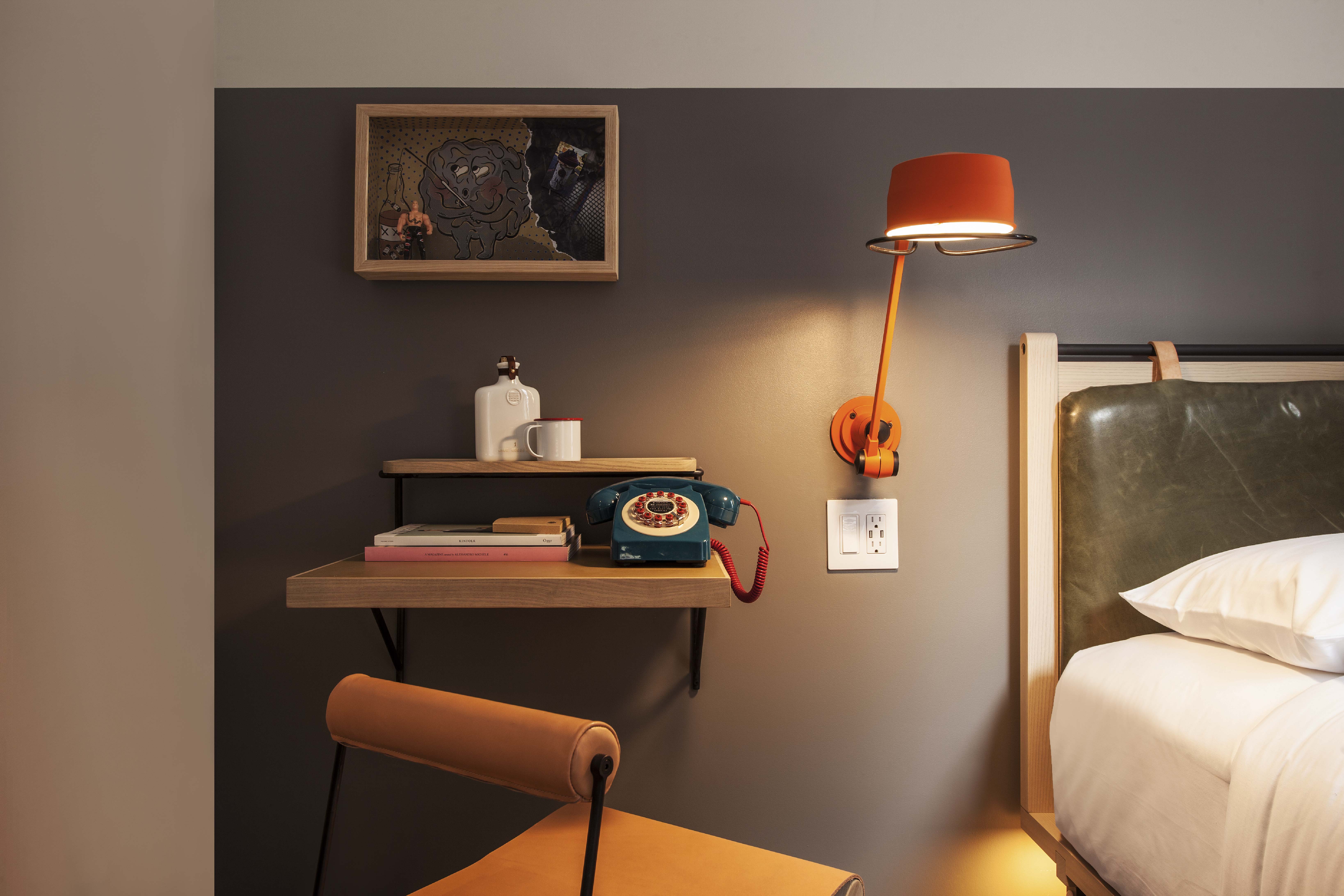 King-Desk-Detail
