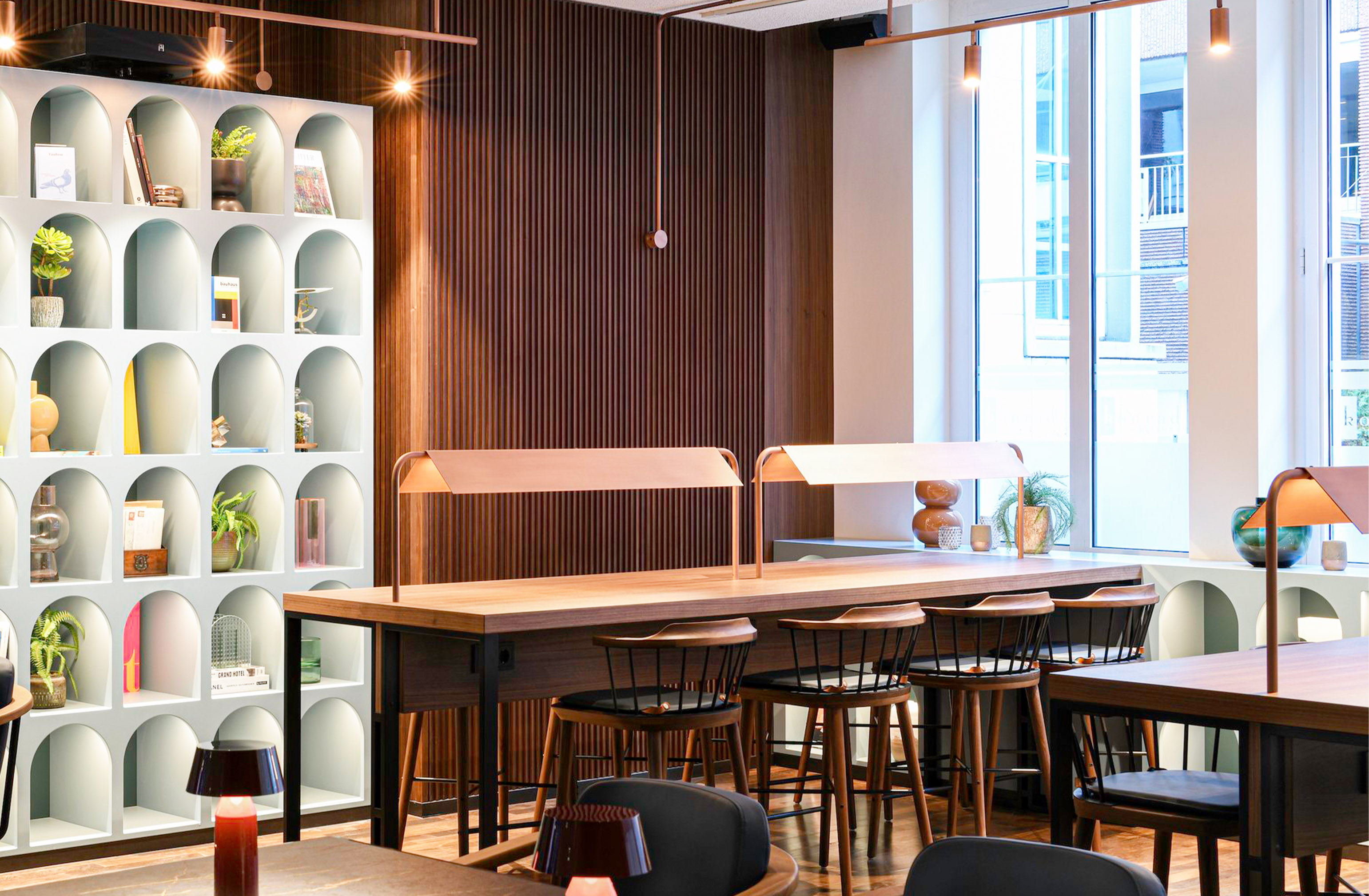 Pigeon Post Bar & Eatery at Hilton Cologne - 4